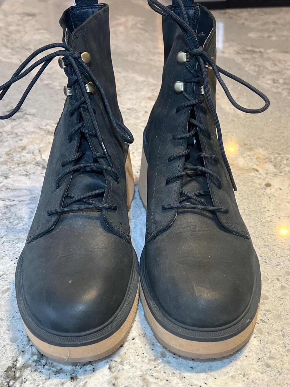 SOREL Hi-Line Heel Lace Waterproof Boots Black Tawny Buff Size 8.5 Like New - Picture 3 of 10